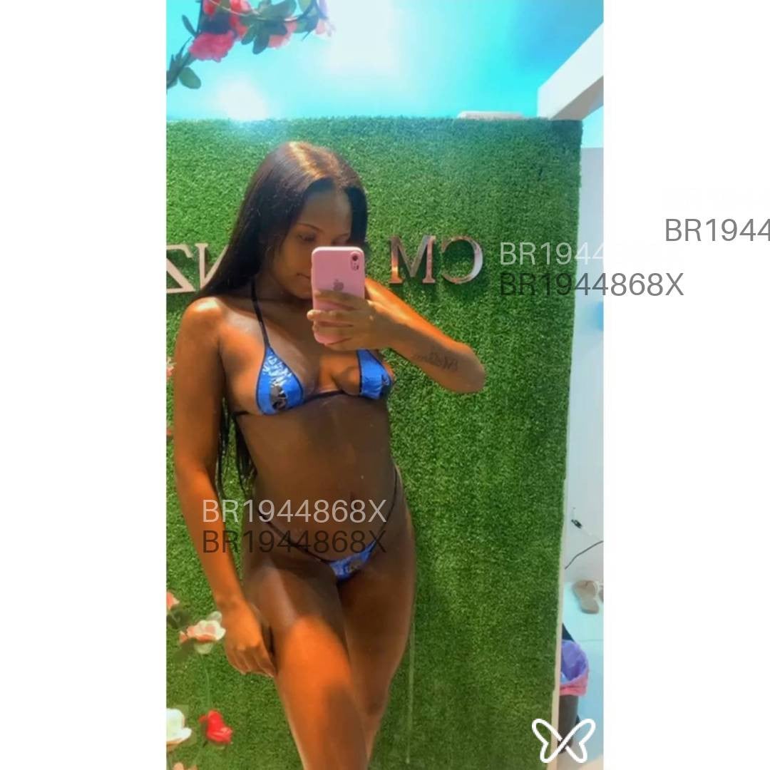 Acompanhante mulher loira (o) de olhos pretos em Itaboraí - Larah