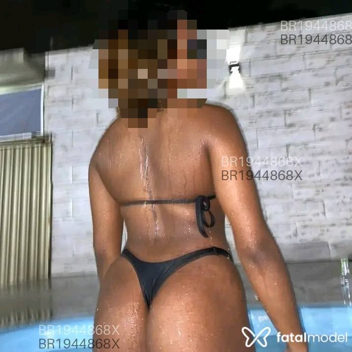 Acompanhante mulher loira (o) de olhos pretos em Itaboraí - Larah