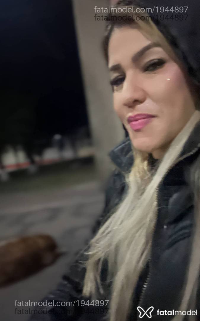 Acompanhante mulher loira (o) de olhos mel em Araxá - Izza Prado