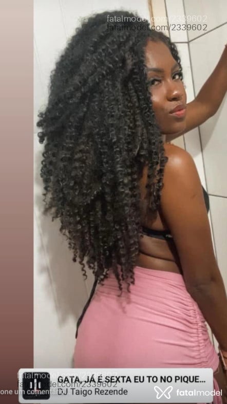 Acompanhante mulher com cabelo castanho de olhos pretos em São José Acompanhante mulher com cabelo castanho de olhos pretos em São José - Isabella