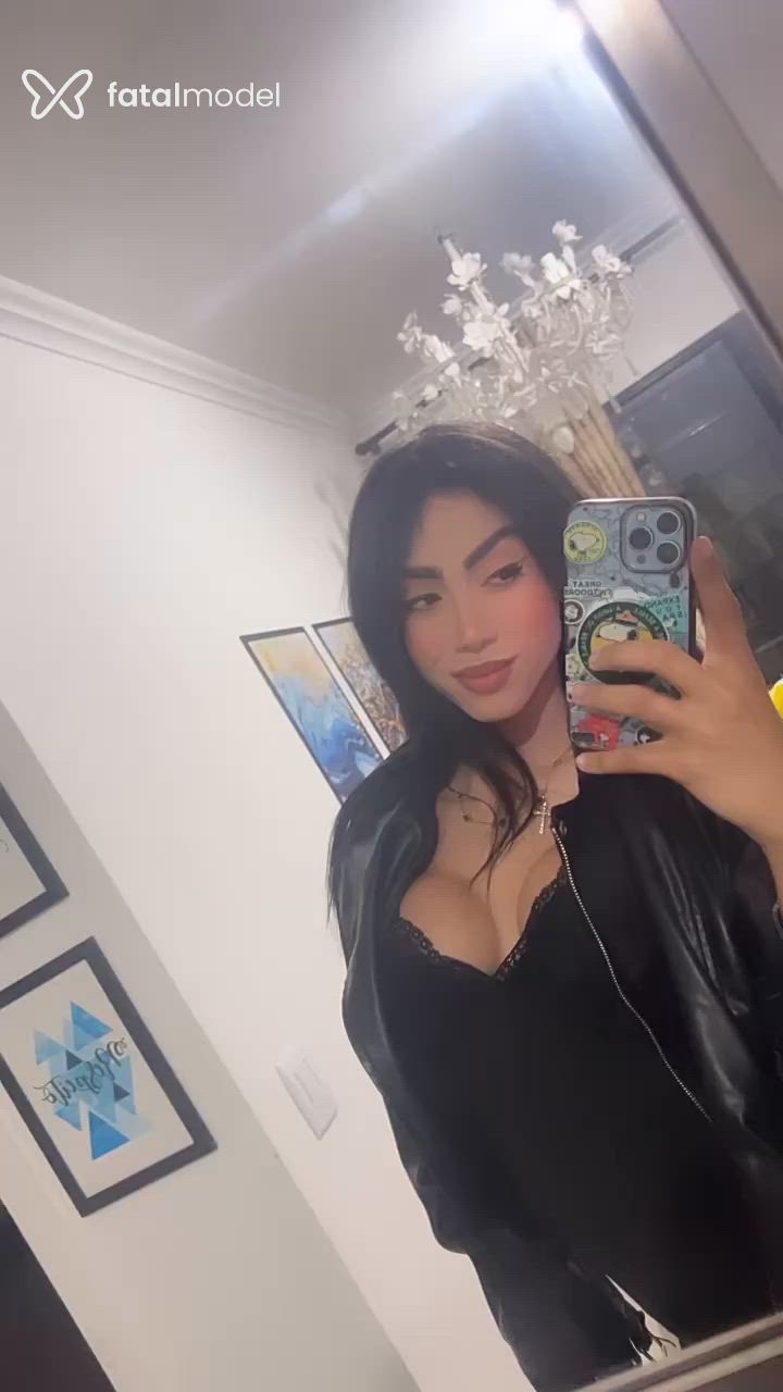 Acompanhante mulher trans morena (o) de olhos azuis - Aylinha