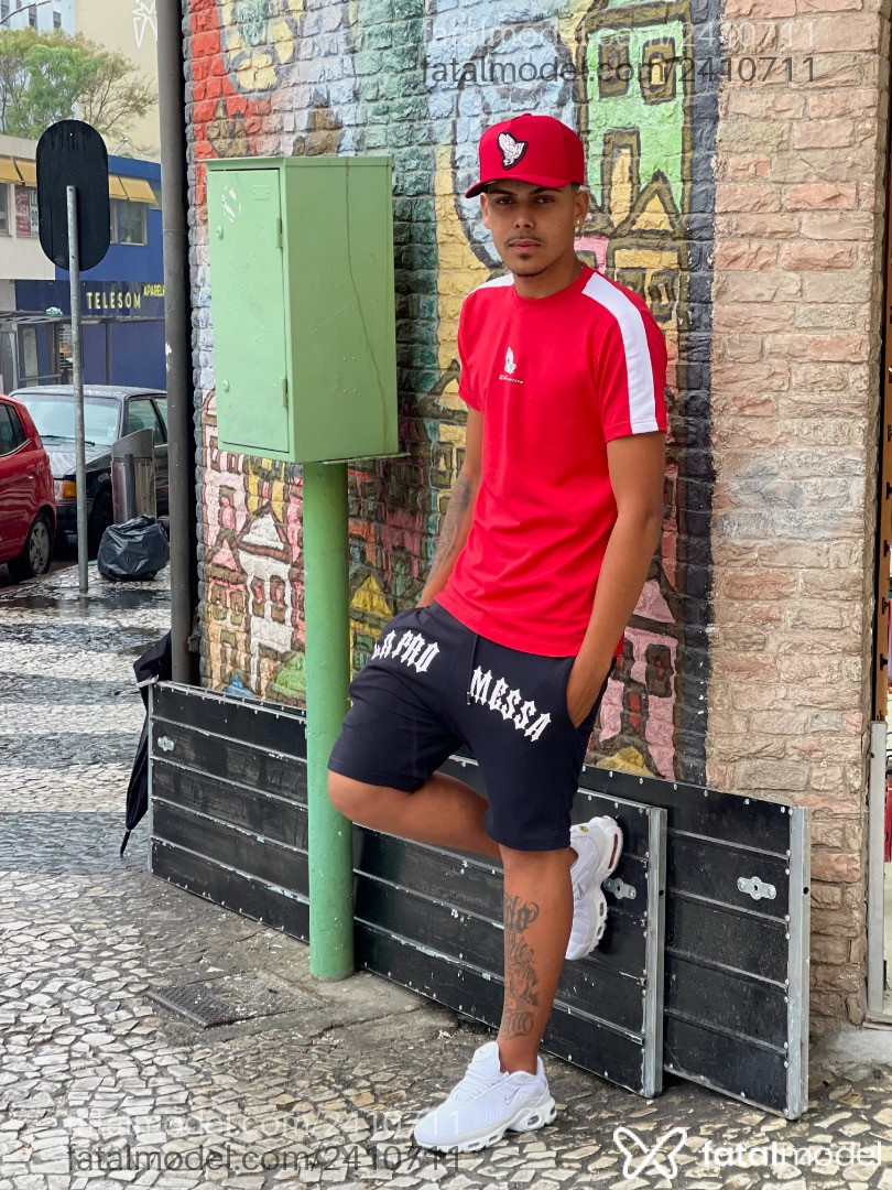Acompanhante homem morena (o) de olhos castanhos em Curitiba - Pretinho