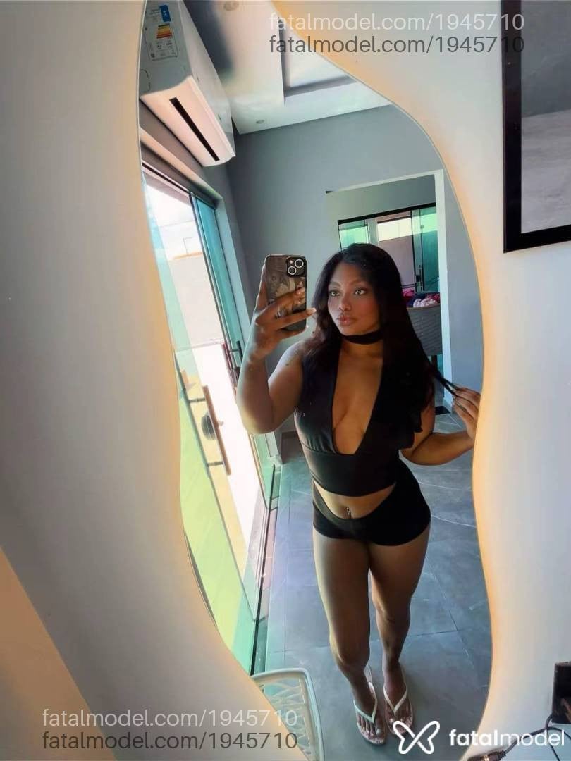 Acompanhante mulher morena (o) de olhos mel - Yara Bianca