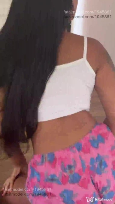 Acompanhante mulher morena (o) de olhos pretos - Helena Noblat Acompanhante mulher morena (o) de olhos pretos - Helena Noblat