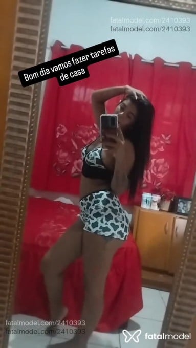 Acompanhante mulher morena (o) de olhos pretos - índiara