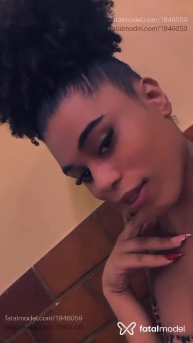 Acompanhante mulher trans com cabelo castanho de olhos castanhos em Angra dos Reis - Yasmim Aguiar