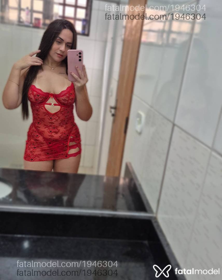 Acompanhante mulher com cabelo castanho de olhos verdes - Larissa Feitosa