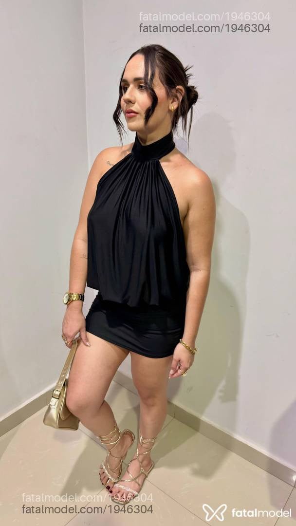 Acompanhante mulher com cabelo castanho de olhos verdes - Larissa Feitosa
