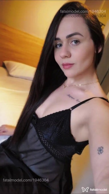 Acompanhante mulher com cabelo castanho de olhos verdes em Goiânia Acompanhante mulher com cabelo castanho de olhos verdes em Goiânia - Larissa Feitosa