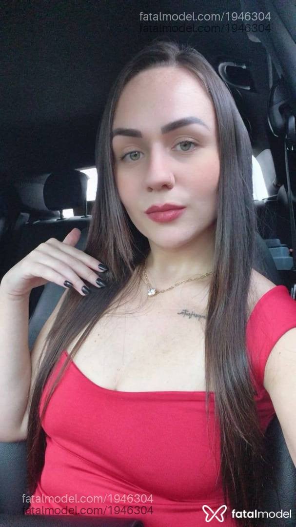 Acompanhante mulher com cabelo castanho de olhos verdes em Goiânia - Larissa Feitosa