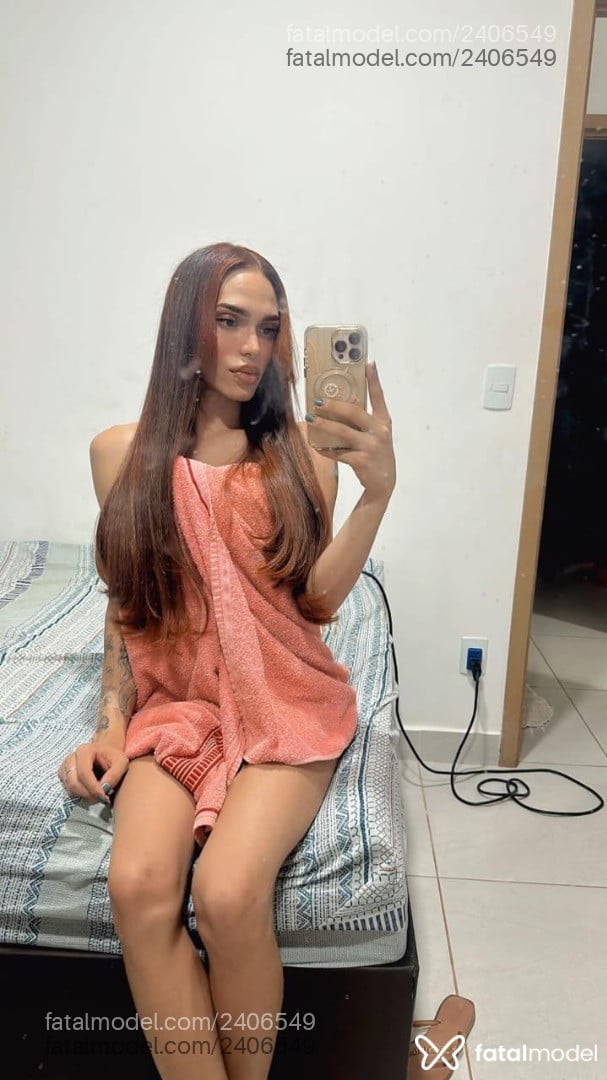 Acompanhante mulher trans loira (o) de olhos castanhos em Goiânia Acompanhante mulher trans loira (o) de olhos castanhos em Goiânia - Emily Bortoli