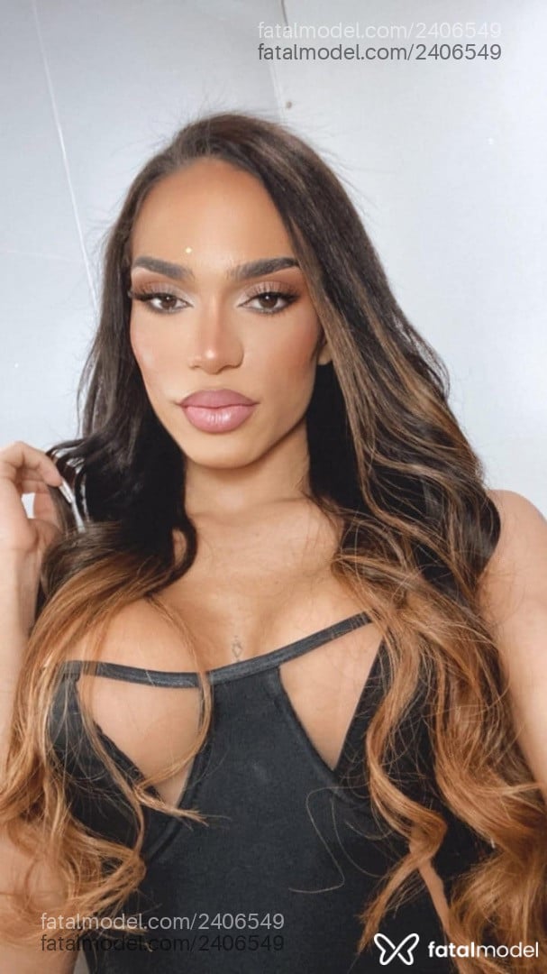 Acompanhante mulher trans loira (o) de olhos castanhos em Goiânia Acompanhante mulher trans loira (o) de olhos castanhos em Goiânia - Emily Bortoli