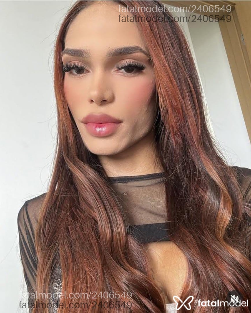 Acompanhante mulher trans loira (o) de olhos castanhos em Goiânia Acompanhante mulher trans loira (o) de olhos castanhos em Goiânia - Emily Bortoli