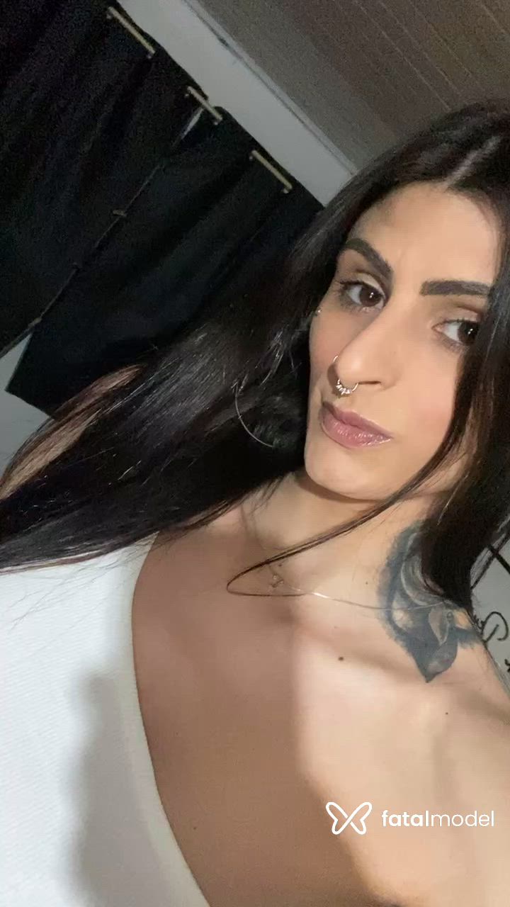 Acompanhante mulher trans morena (o) de olhos castanhos - Júlia Acompanhante mulher trans morena (o) de olhos castanhos - Júlia