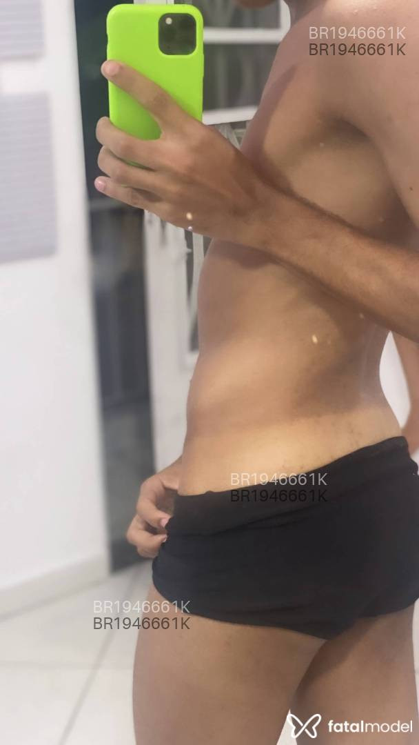 Acompanhante homem com cabelo castanho de olhos castanhos em Praia Grande - Gustavo Avelar