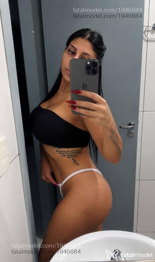 Acompanhante mulher morena (o) de olhos castanhos - Julia Fontinni