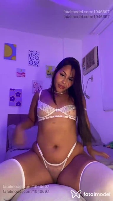 Acompanhante mulher morena (o) de olhos pretos em Virtual - Bárbara