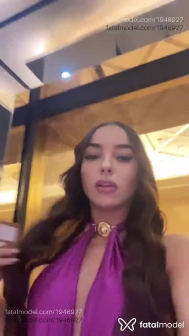 Acompanhante mulher com cabelo castanho de olhos verdes - Larissa Santos Acompanhante mulher com cabelo castanho de olhos verdes - Larissa Santos