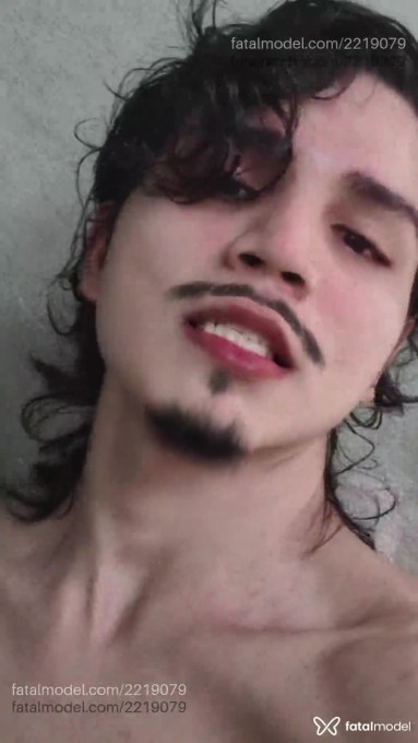 Acompanhante homem morena (o) de olhos castanhos em Virtual Acompanhante homem morena (o) de olhos castanhos em Virtual - Akalux