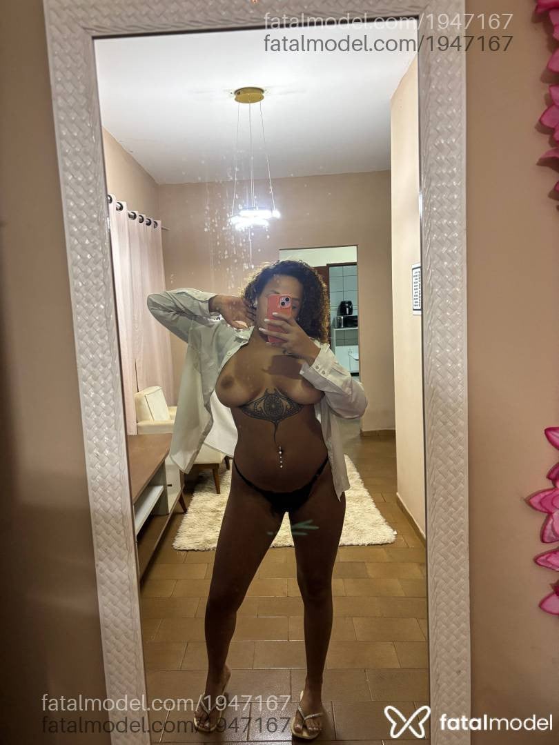 Acompanhante mulher com cabelo castanho de olhos mel - Eva