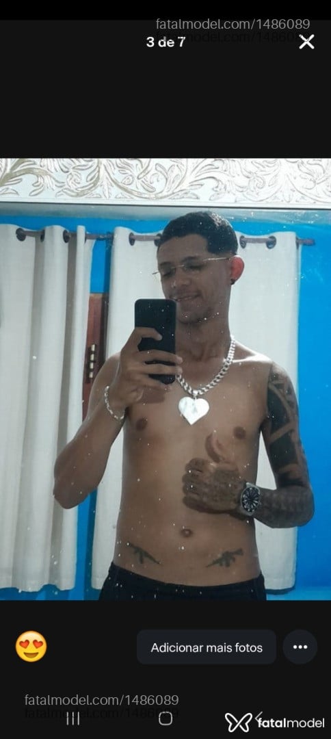 Acompanhante homem com cabelo colorido de olhos castanhos em Macaé - Ualter