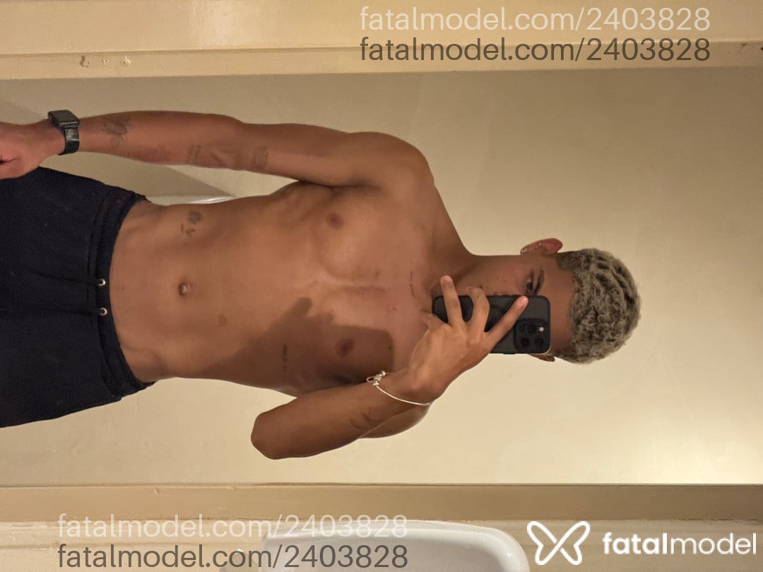 Acompanhante homem loira (o) de olhos mel - Biel