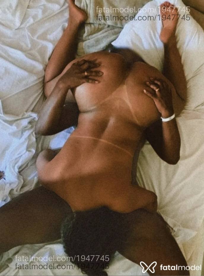 Acompanhante mulher com cabelo castanho de olhos castanhos - Rafaella