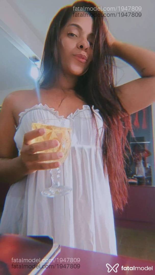 Acompanhante mulher com cabelo castanho de olhos castanhos - Bruninhaasurfis