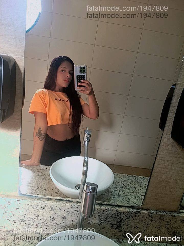 Acompanhante mulher com cabelo castanho de olhos castanhos - Bruninhaasurfis