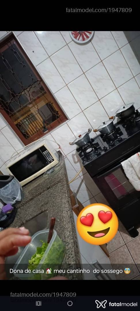 Acompanhante mulher com cabelo castanho de olhos castanhos - Bruninhaasurfis