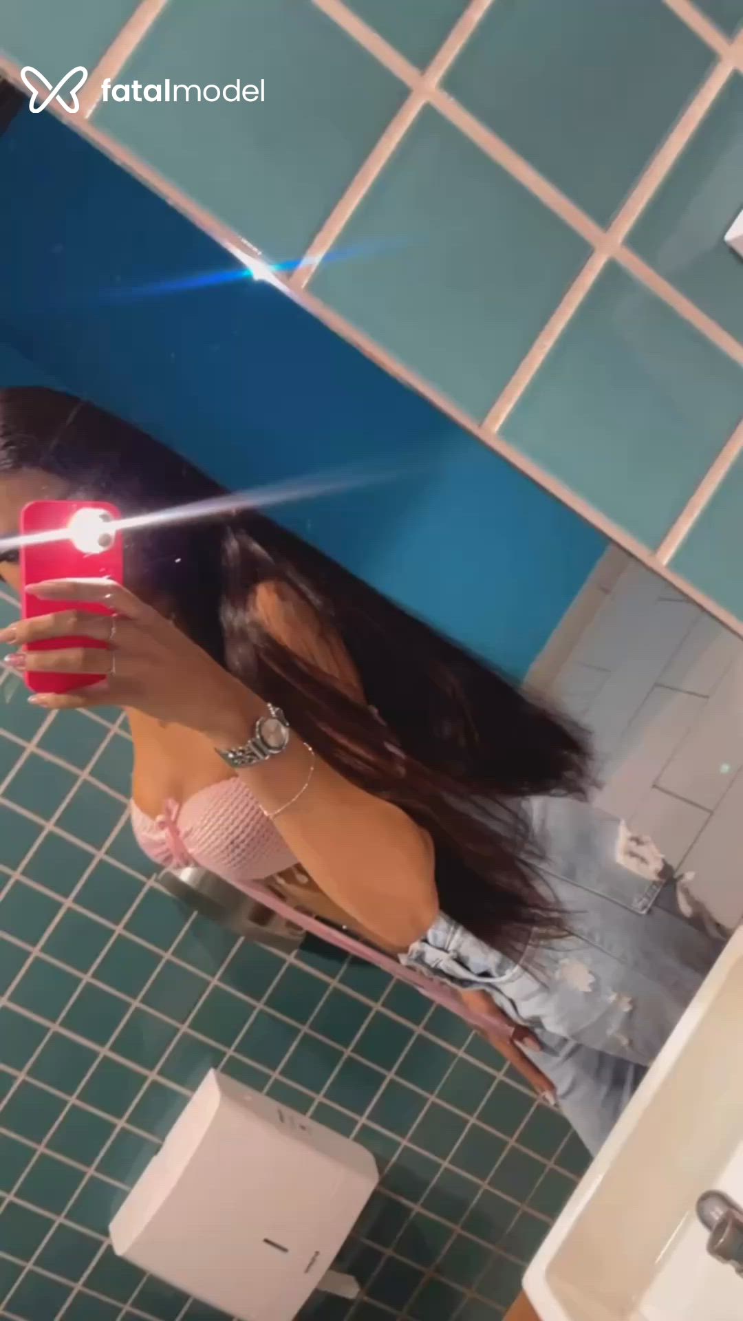 Acompanhante mulher trans com cabelo castanho de olhos castanhos - Mayla