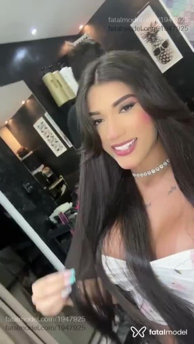 Acompanhante mulher trans com cabelo castanho de olhos castanhos em Penaforte - Mayla