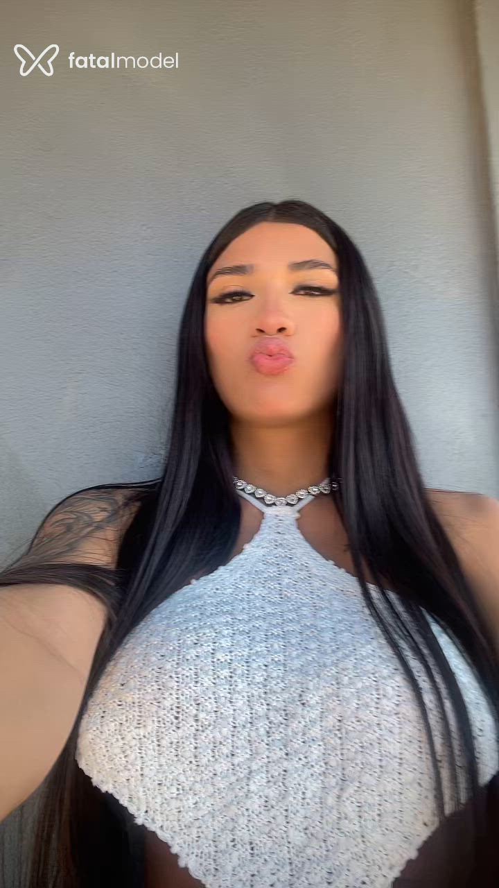 Acompanhante mulher trans com cabelo castanho de olhos castanhos - Mayla