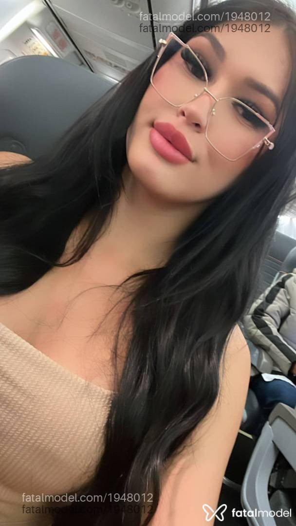 Acompanhante mulher trans morena (o) de olhos castanhos - Thamara Carvalho