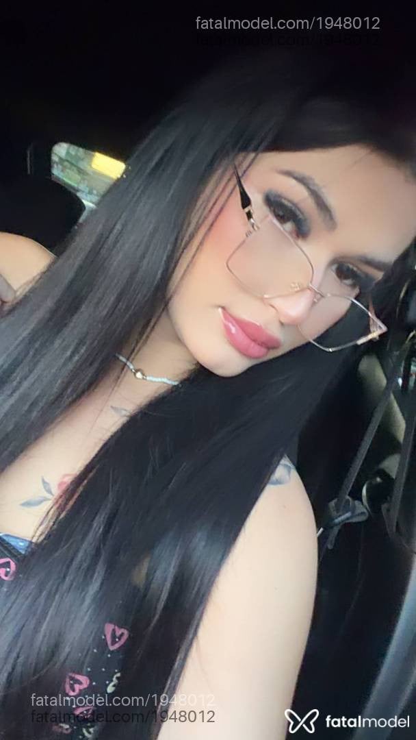 Acompanhante mulher trans morena (o) de olhos castanhos - Thamara Carvalho