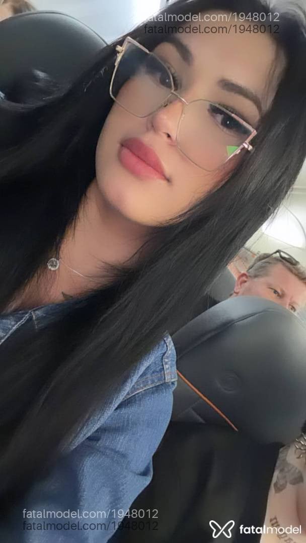 Acompanhante mulher trans morena (o) de olhos castanhos - Thamara Carvalho