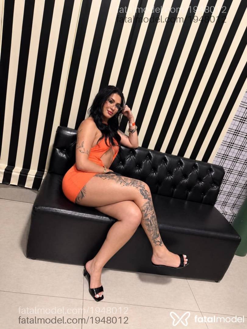 Acompanhante mulher trans morena (o) de olhos castanhos - Thamara Carvalho