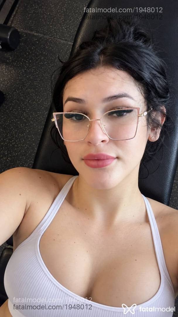 Acompanhante mulher trans morena (o) de olhos castanhos - Thamara Carvalho