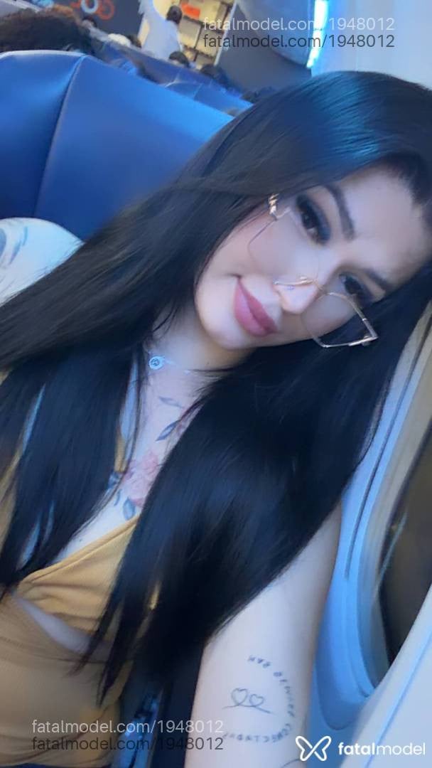 Acompanhante mulher trans morena (o) de olhos castanhos - Thamara Carvalho