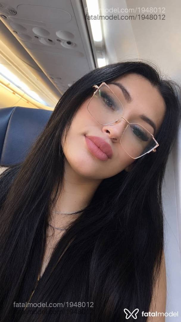 Acompanhante mulher trans morena (o) de olhos castanhos - Thamara Carvalho