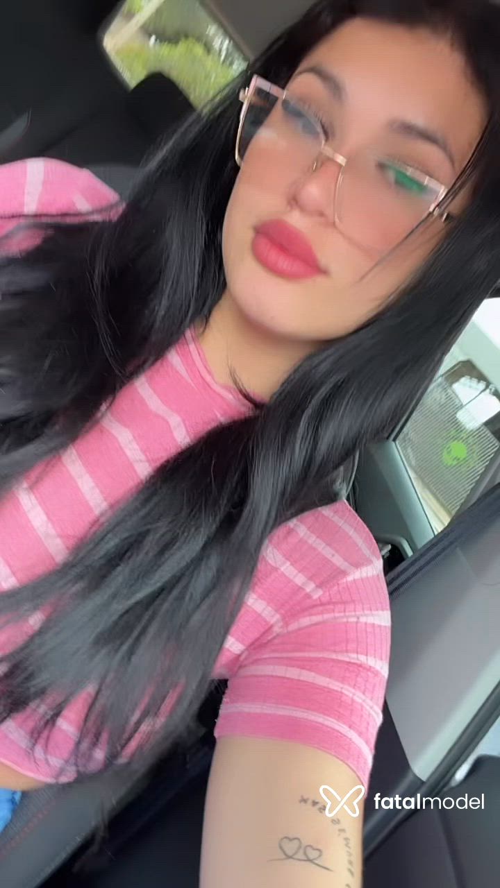 Acompanhante mulher trans morena (o) de olhos castanhos - Thamara Carvalho