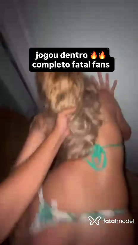 Acompanhante mulher loira (o) de olhos castanhos - Angel