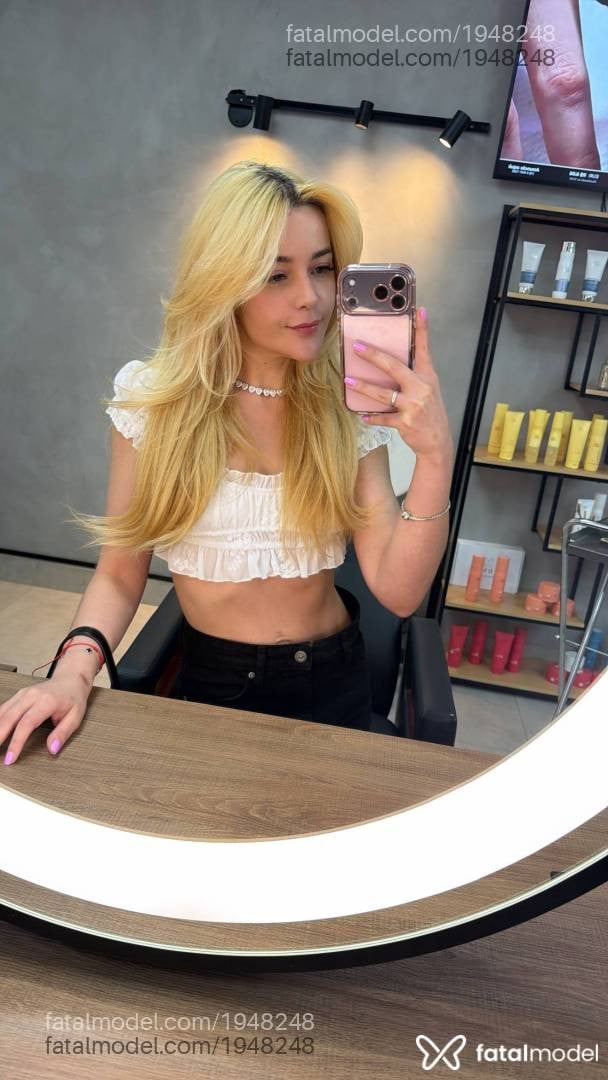 Acompanhante mulher loira (o) de olhos verdes - Sweet Alicinha