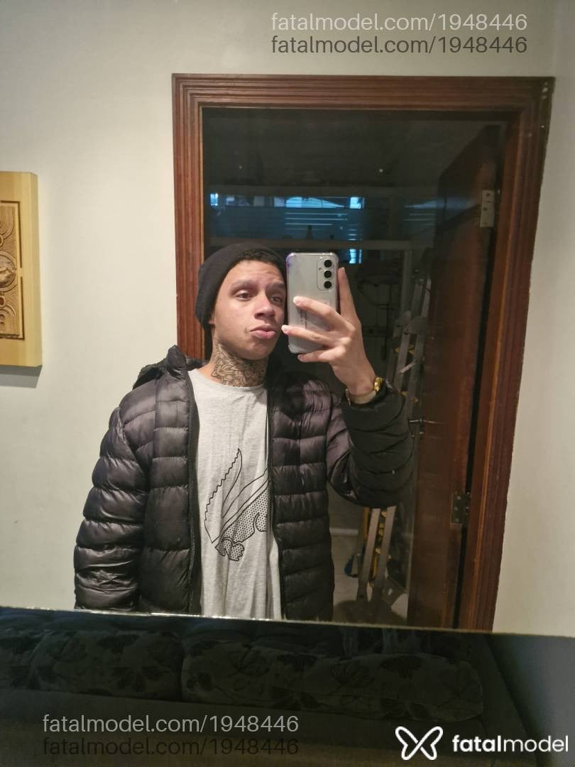 Acompanhante homem com cabelo castanho de olhos castanhos em São Paulo Acompanhante homem com cabelo castanho de olhos castanhos em São Paulo - Diogo Alcântara