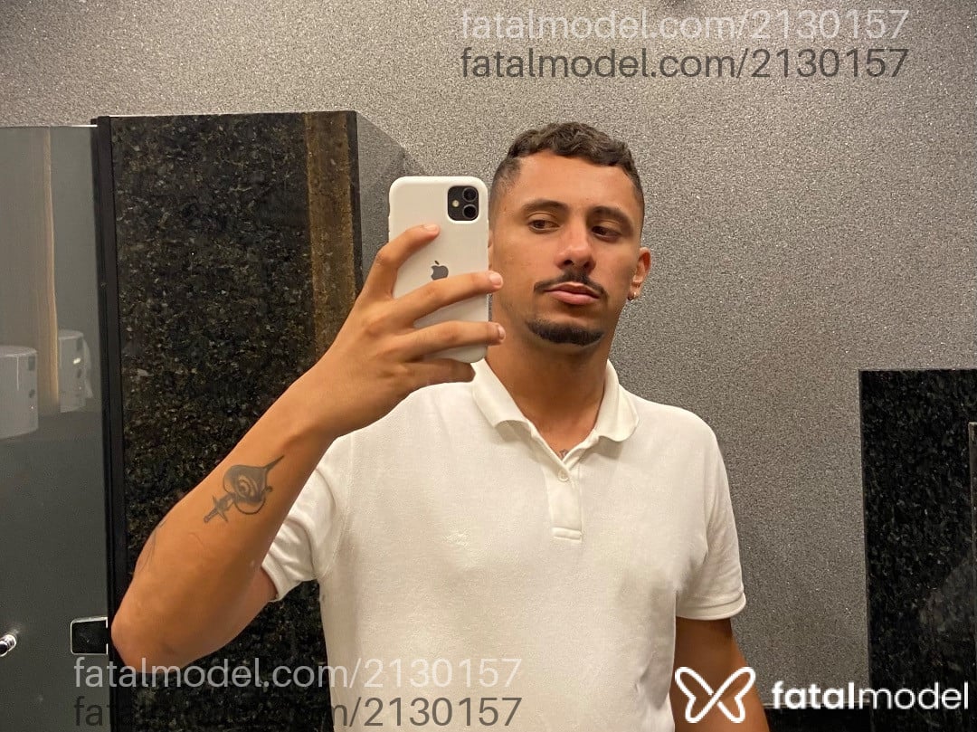 Acompanhante homem com cabelo castanho de olhos castanhos em Natal Acompanhante homem com cabelo castanho de olhos castanhos em Natal - Gustavo