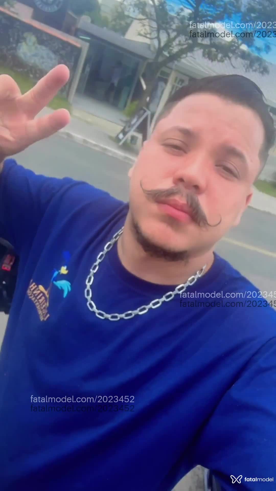 Acompanhante homem morena (o) de olhos castanhos em Curitiba - Motoboydotadocwb