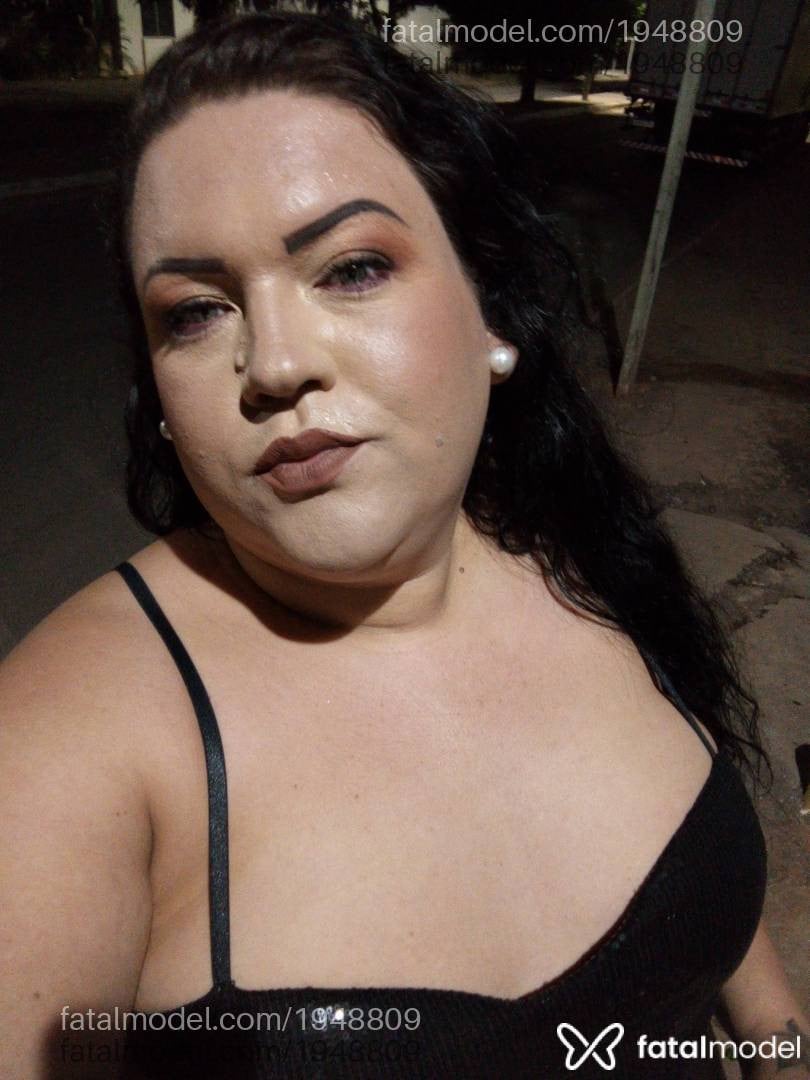 Acompanhante mulher trans com cabelo castanho de olhos verdes em Posse - Leticia Dias