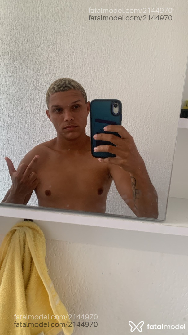 Acompanhante homem com cabelo castanho de olhos castanhos em Rio de Janeiro Acompanhante homem com cabelo castanho de olhos castanhos em Rio de Janeiro - Hugo Souza