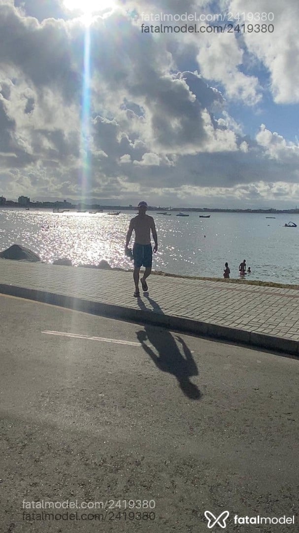 Acompanhante homem morena (o) de olhos pretos em Joinville - Hugos