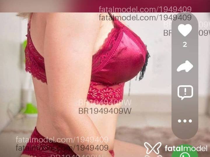 Acompanhante mulher com cabelo castanho de olhos mel - Khymyo Chiara
